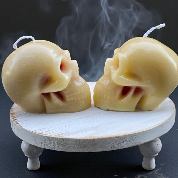 Handmade ✦ Bleeding Skull Candle ✦ Vanilla Cherry Cheesecake Soy Wax Gothic - Picture 3 of 12